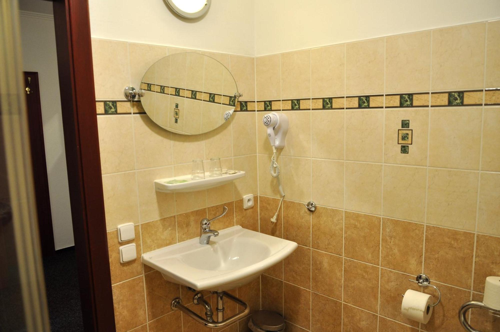Hotel St Florian Loket Chambre photo